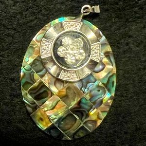 Abalone spinner pendant